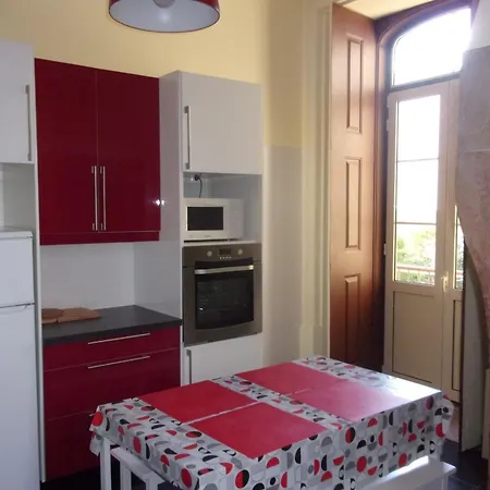 Hostel 402