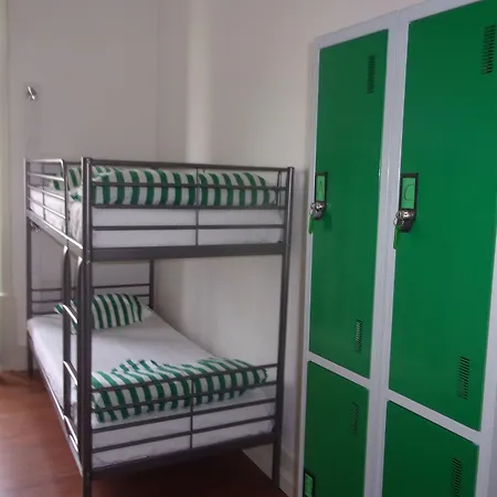 Albergue 402 *